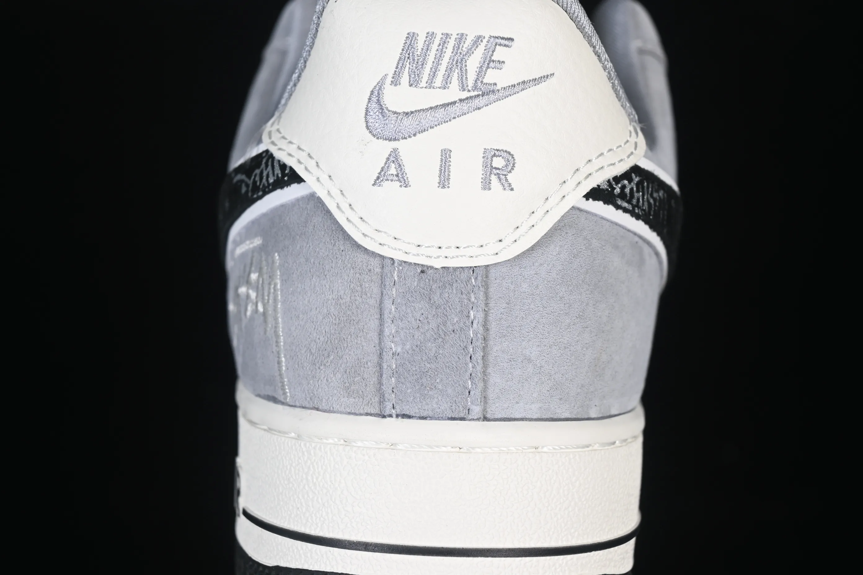 All categories Nk Air Force 1 Air Force series Nk Air Force 1 Low Air Force low-top Nike Air Force 1'07 Low Black and white gray Air Force 1 low-top casual sneakers SS1979-013